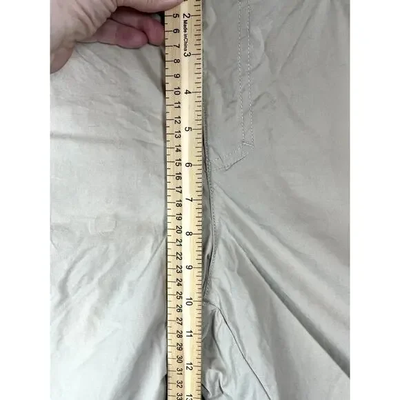 Columbia Sportswear women's khaki shorts, size 30w 8L - Picture 9 of 9